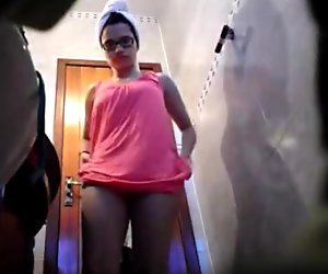 Shirley - latina slut taget på fersk gerning på skjult webcam