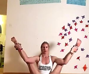 Olgun kadın yoga, deve toynağı spor, eşek deve toynağı yapay penis